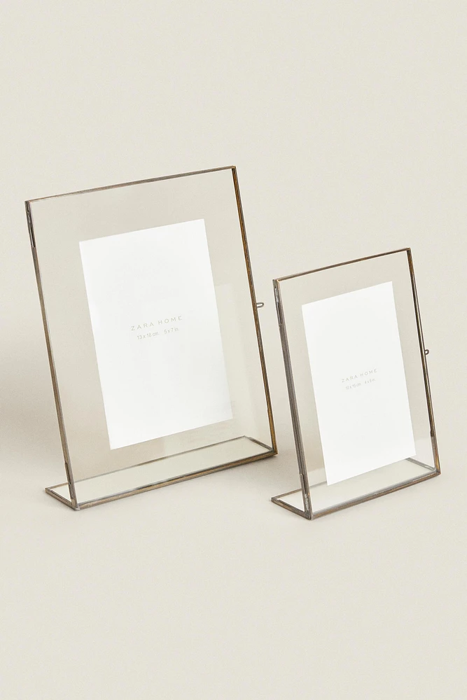 RECTANGULAR STRUCTURE PICTURE FRAME