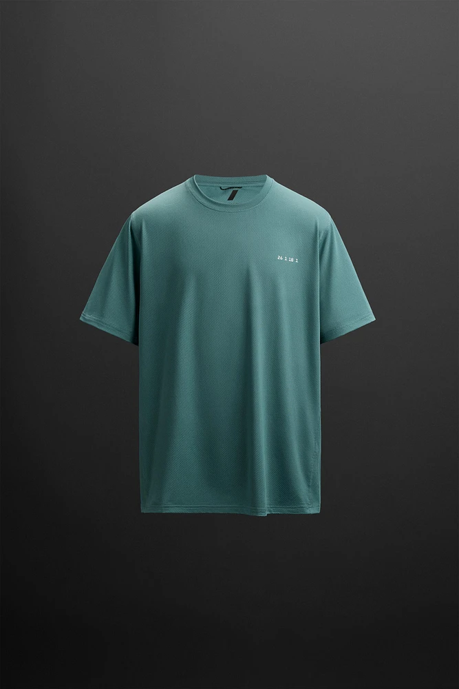 PERFORATED PRINT TRAINING T-SHIRT