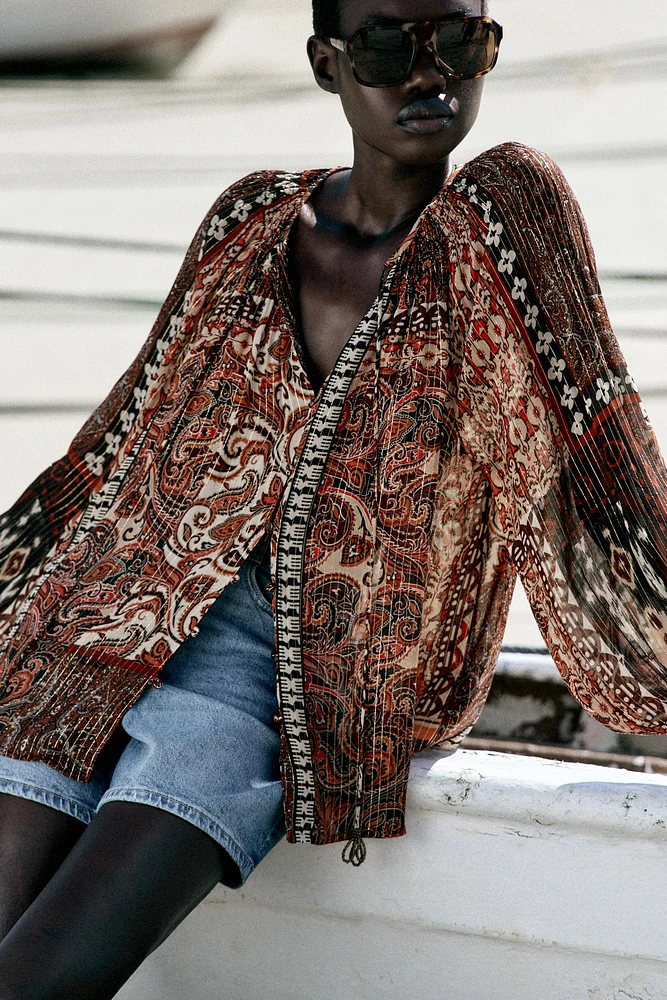 METALLIC THREAD PRINT BLOUSE