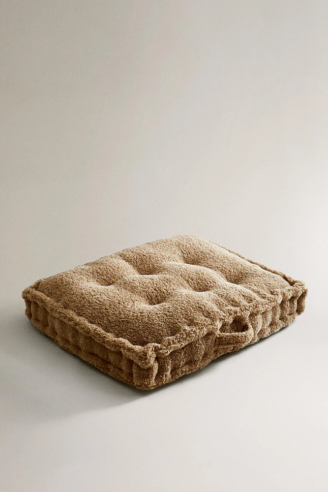 XL FAUX FUR PET CUSHION