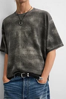 T-SHIRT EN MAILLE À IMPRIMÉ DÉLAVÉ