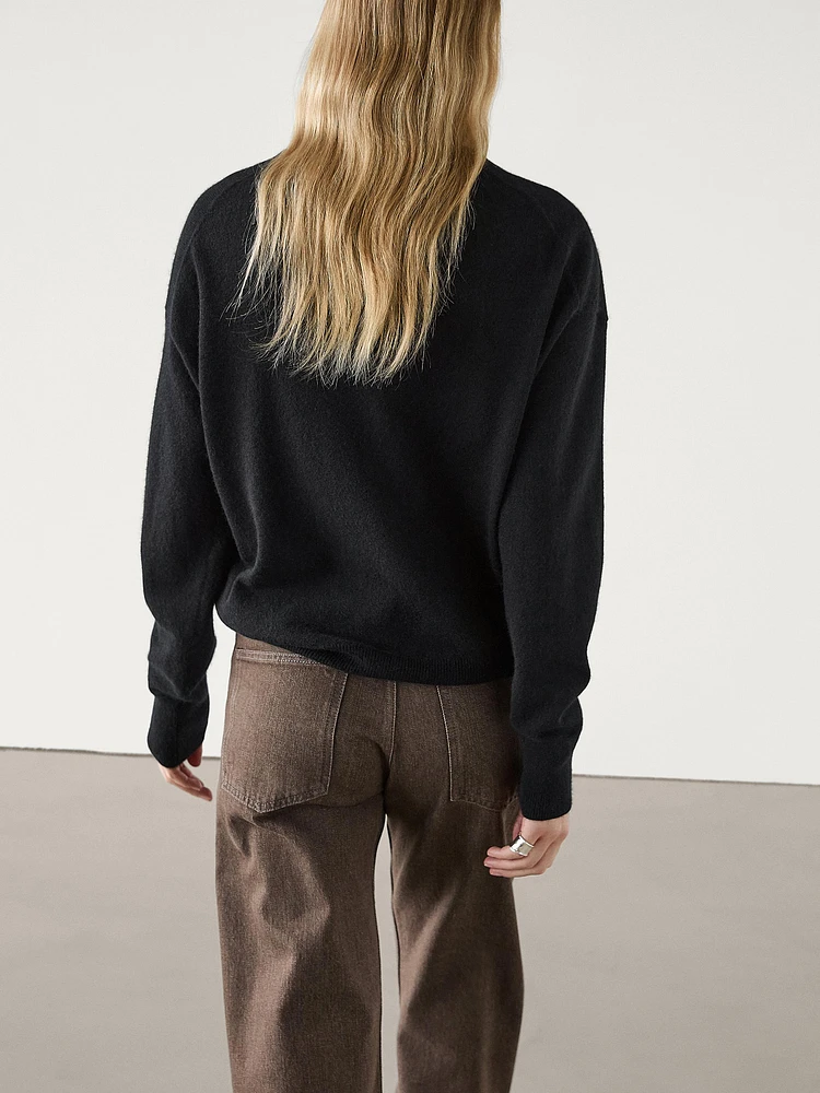 Knit 100% cashmere V-neck sweater