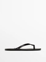 Sandales entre-doigts en cuir