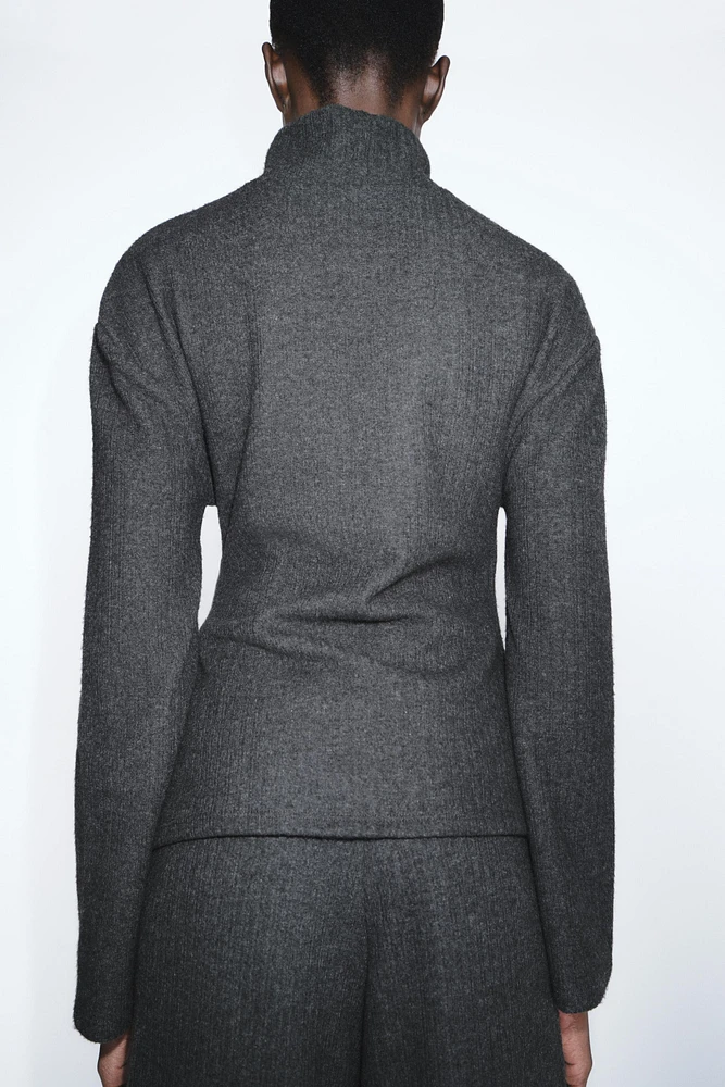 SOFT PLEATED TOP