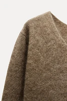 WOOL AND CASHMERE BLEND V-NECK SWEATER