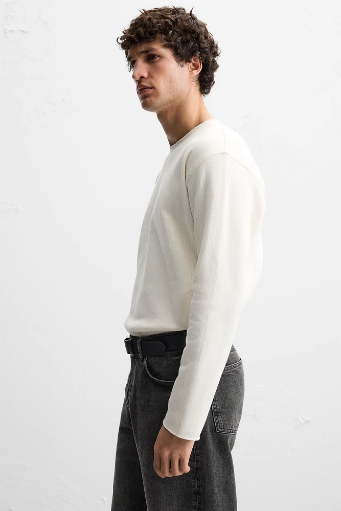 RIBBED TEXTURED T-SHIRT