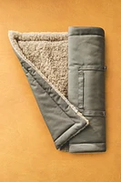 ROLL-UP PET FLOOR BLANKET