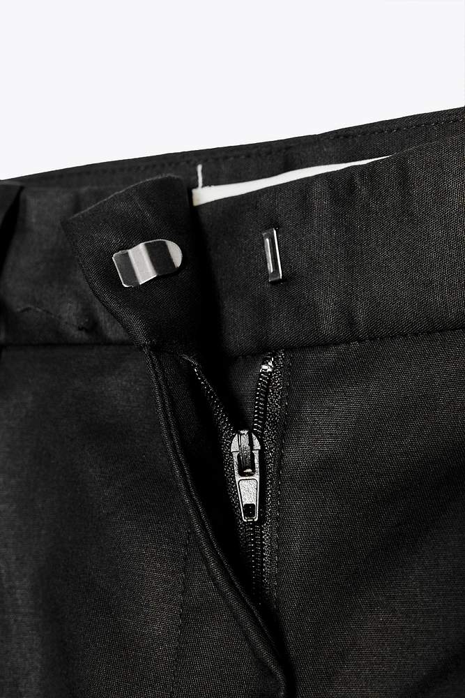 BELTED SHORTS WITH DARTS