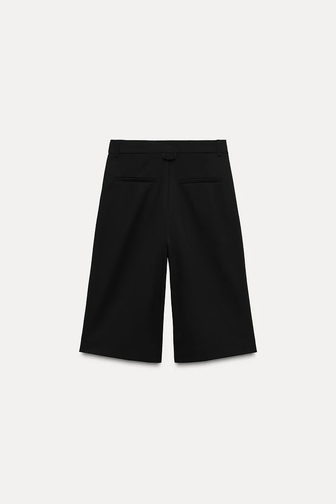 SHORTS WITH BELT LOOP