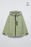 LIGHTWEIGHT RAINCOAT