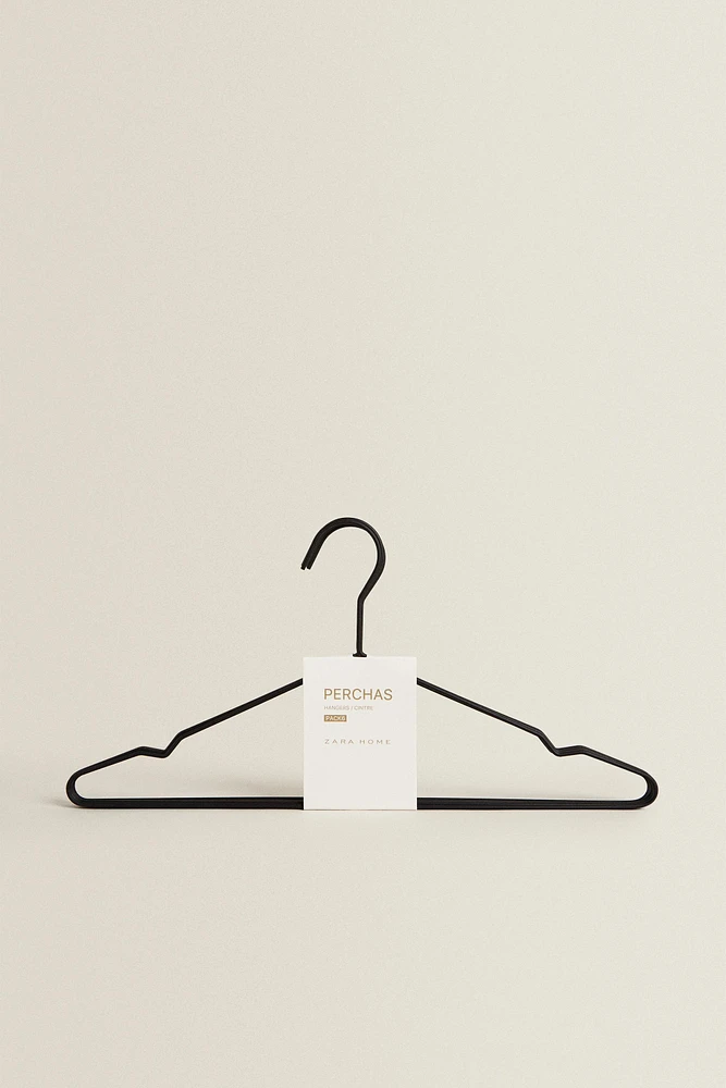 RUBBERIZED HANGERS (PACK OF 6)