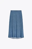 LONG SKIRT WITH THIN BELT