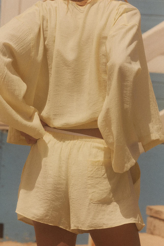 WRINKLE EFFECT SHORTS