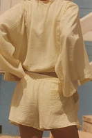 WRINKLE EFFECT SHORTS