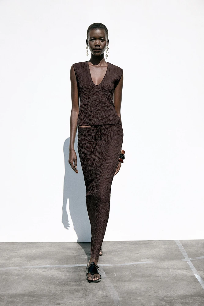 TEXTURED LONG SKIRT