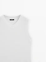 100% cotton V-neck T-shirt