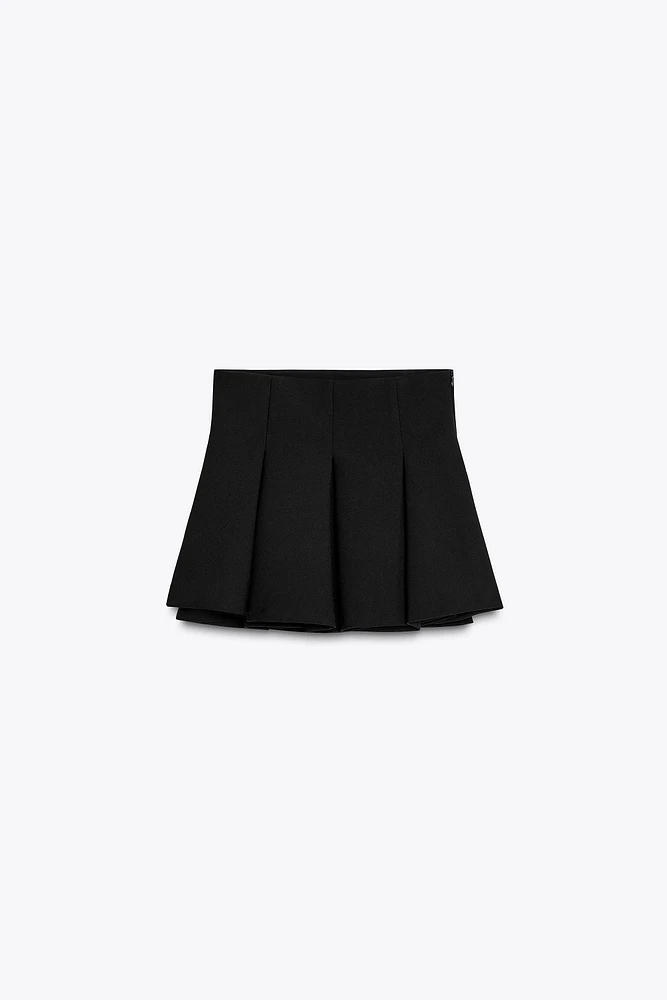 VOLUMINOUS MINI SKIRT