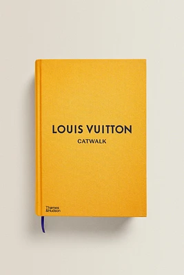 LIVRE LOUIS VUITTON CATWALK