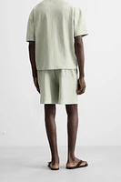 TEXTURED JOGGER SHORTS