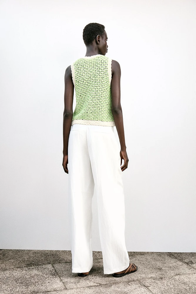 TOP EN MAILLE TEXTURÉE