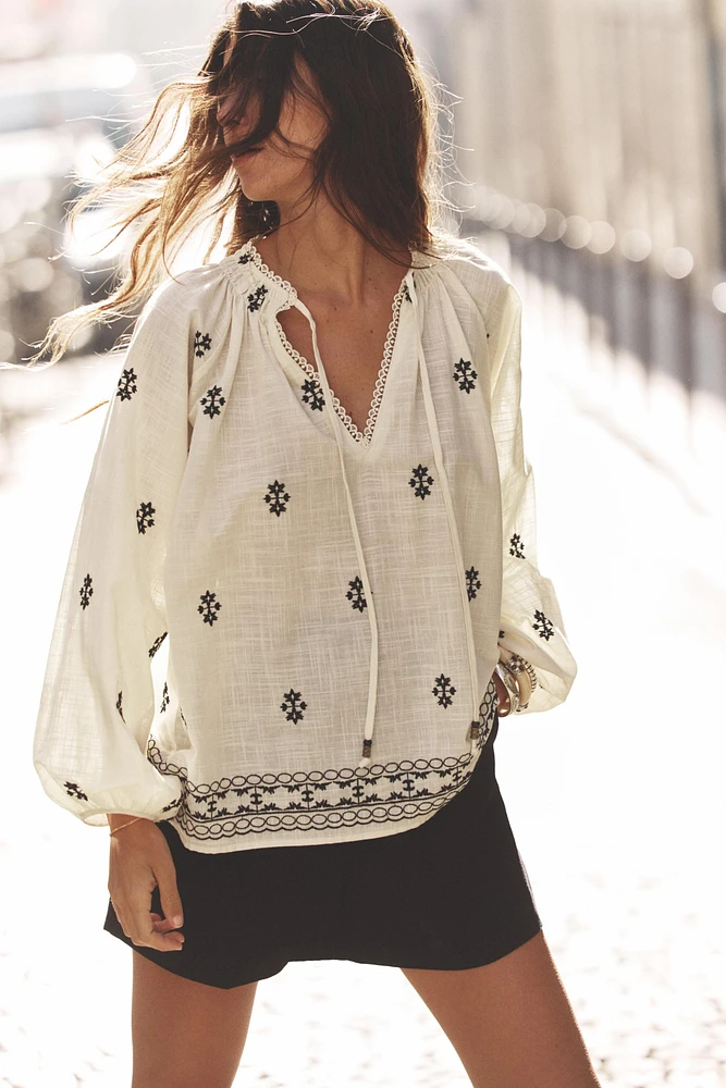 BLOUSE BRODÉE