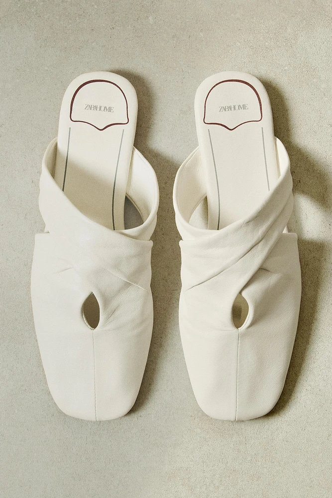 MULES CROISÉES CUIR