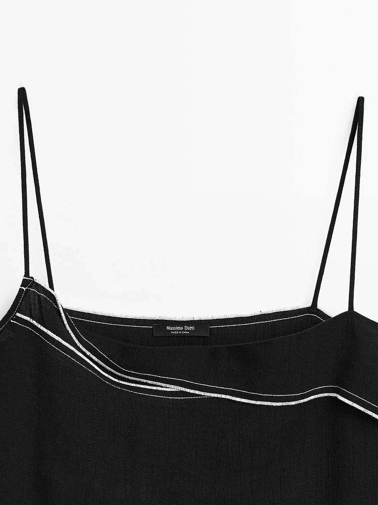 Top à surpiqûres contrastantes