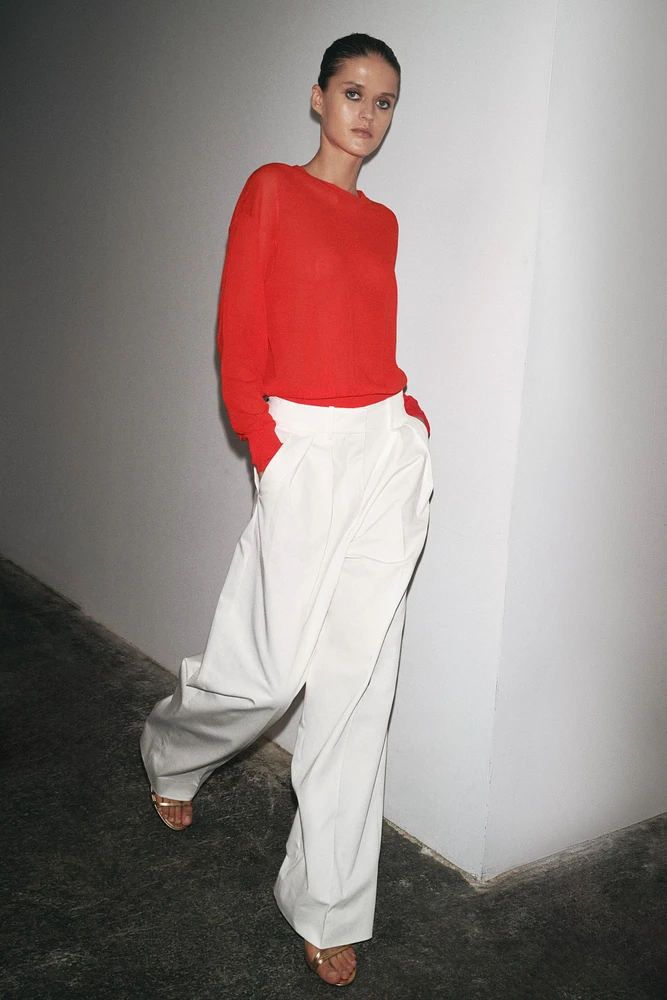 EXTRA-FINE KNIT TOP