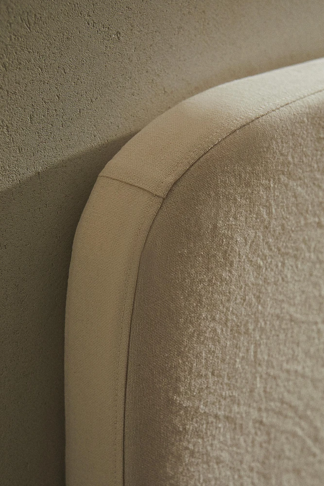 ROUNDED HEADBOARD WITH LINEN AND COTTON COVER