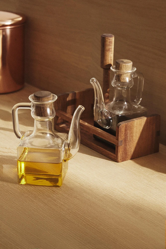 BOROSILICATE GLASS AND WOOD CRUET SET