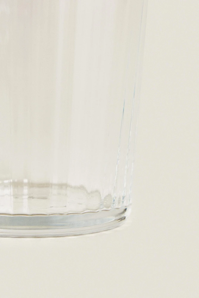 GLASS TUMBLER WITH LINE DESIGN