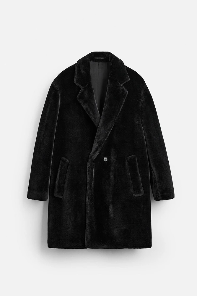 MANTEAU EN FAUSSE FOURRURE