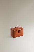 SMALL LEATHER TOILETRY BAG