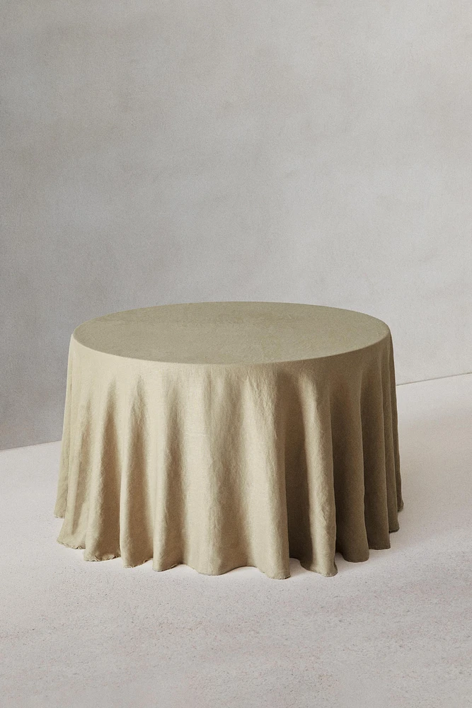 TABLECLOTH 01