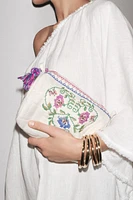TROUSSE MATELASSÉE AVEC BRODERIES