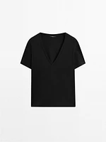 100% cotton V-neck T-shirt