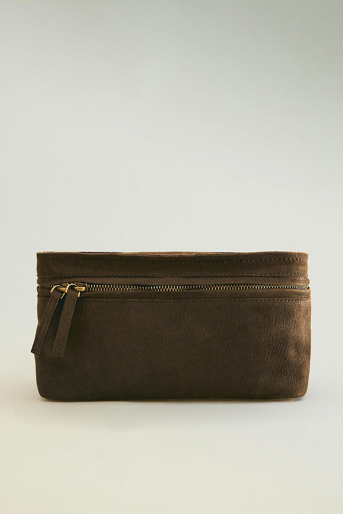 FADED LEATHER MAKEUP BAG