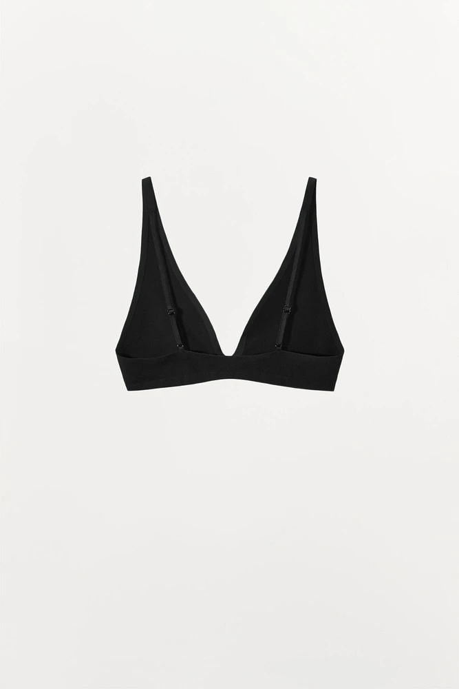 BRALETTE TRIANGLE SANS COUTURE