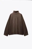 OVERSIZED WOOL SWEATER