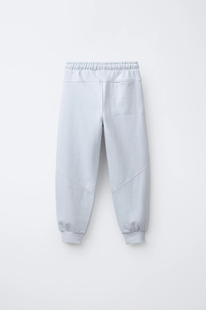 PANTALON DE JOGGING À ÉTIQUETTE