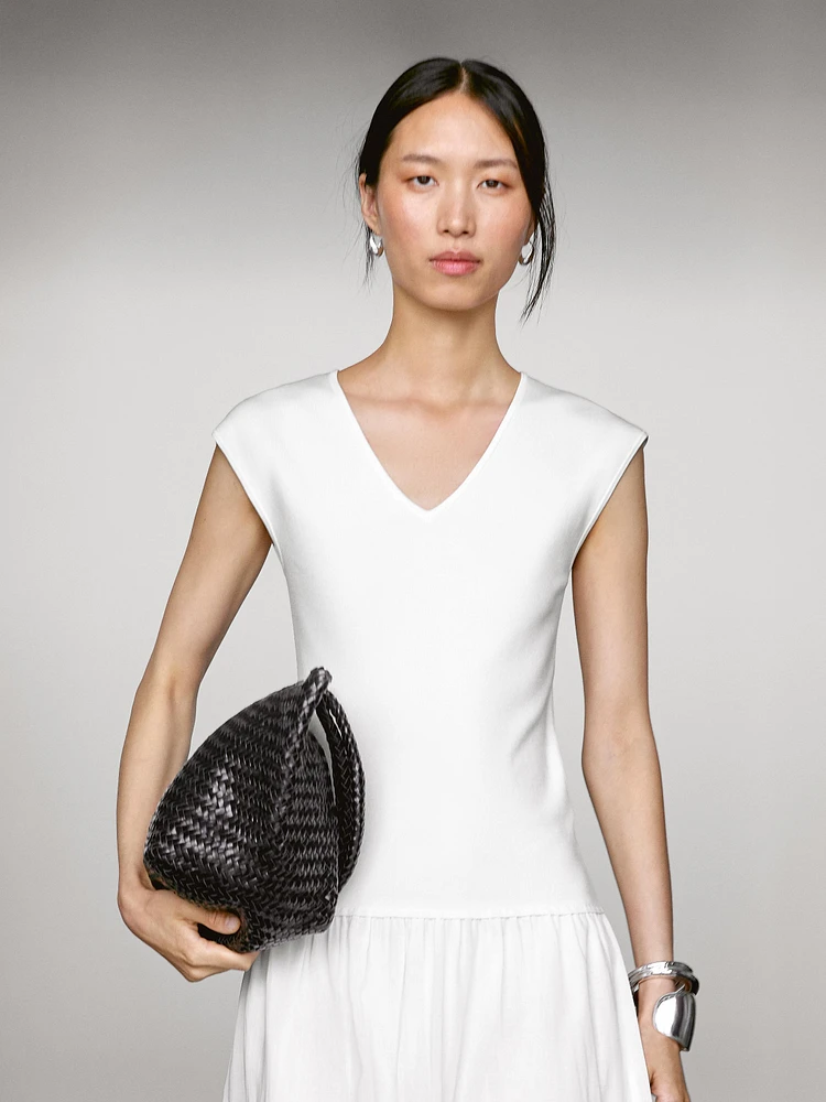 Long contrast V-neck dress