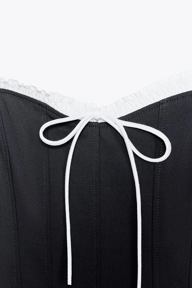 ROBE À BRETELLES VOLANTS AVEC LACET