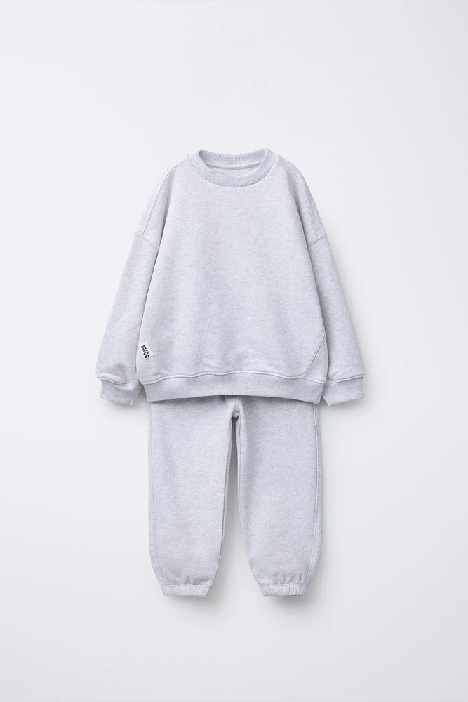 LABEL SWEATSHIRT AND JOGGER SET