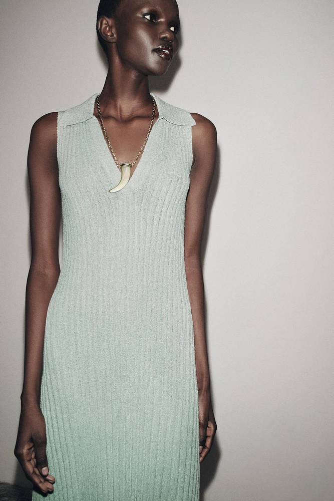 ROBE LONGUE EN MAILLE COUPÉE