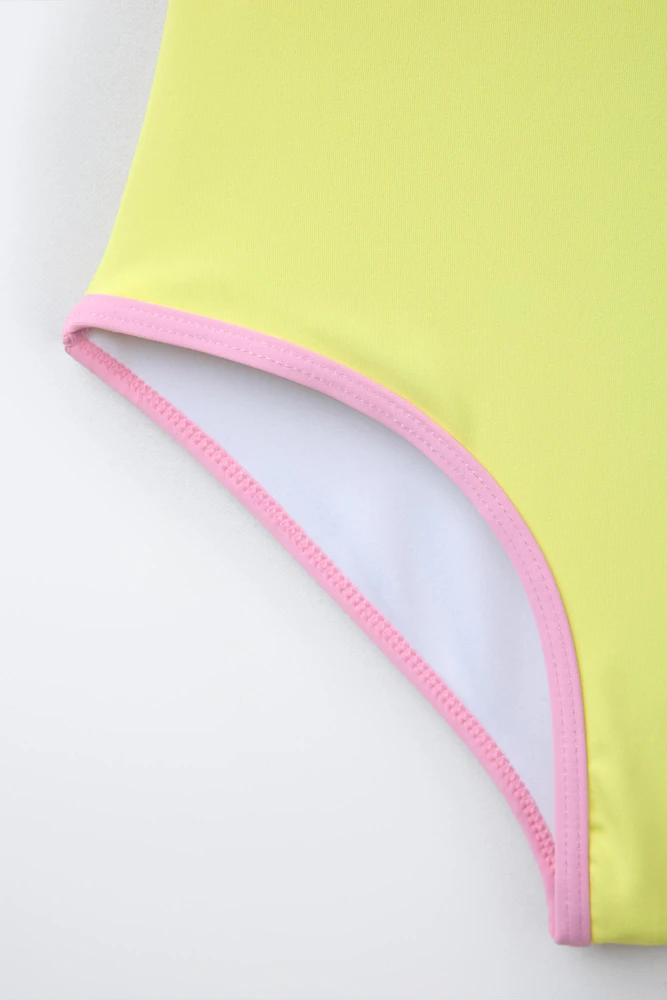 6-14 ANS/ MAILLOT DE BAIN DÉTAIL LISERÉS
