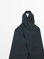 Halter neck back neckline top
