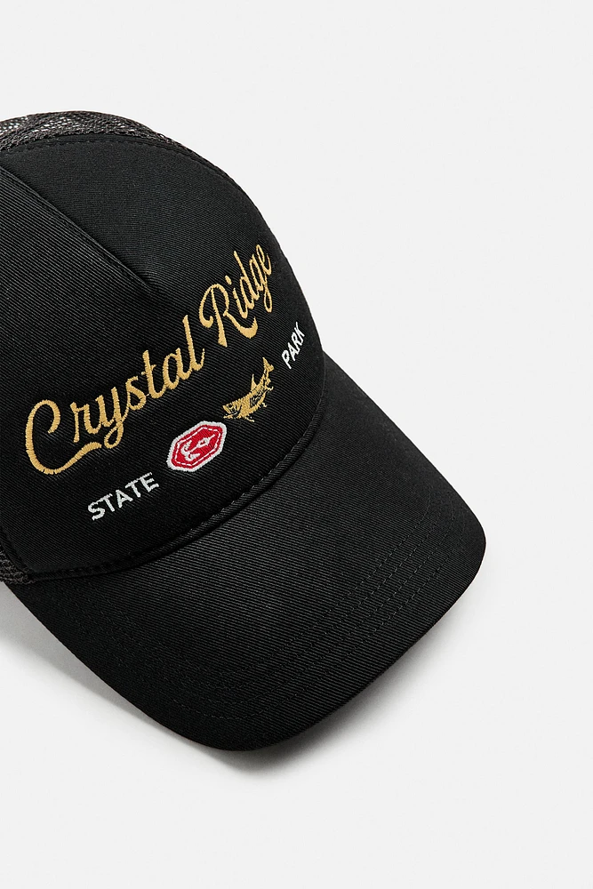 CONTRAST EMBROIDERED CAP