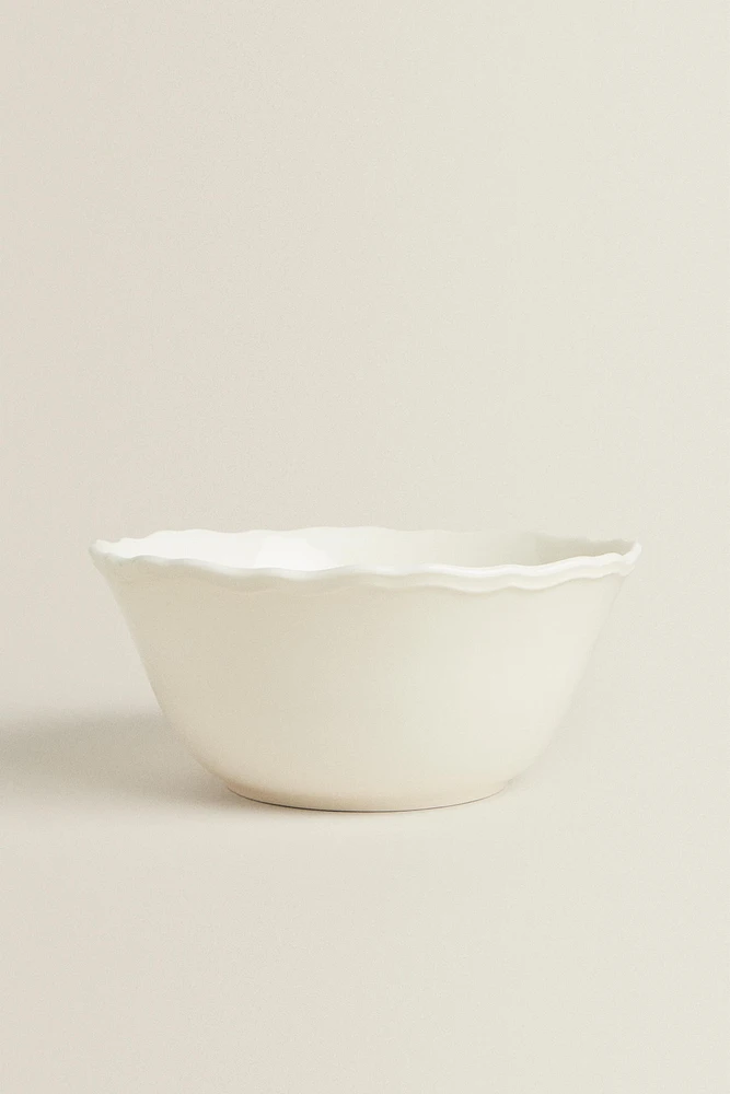 EARTHENWARE SALAD BOWL WITH RAISED-DESIGN EDGE