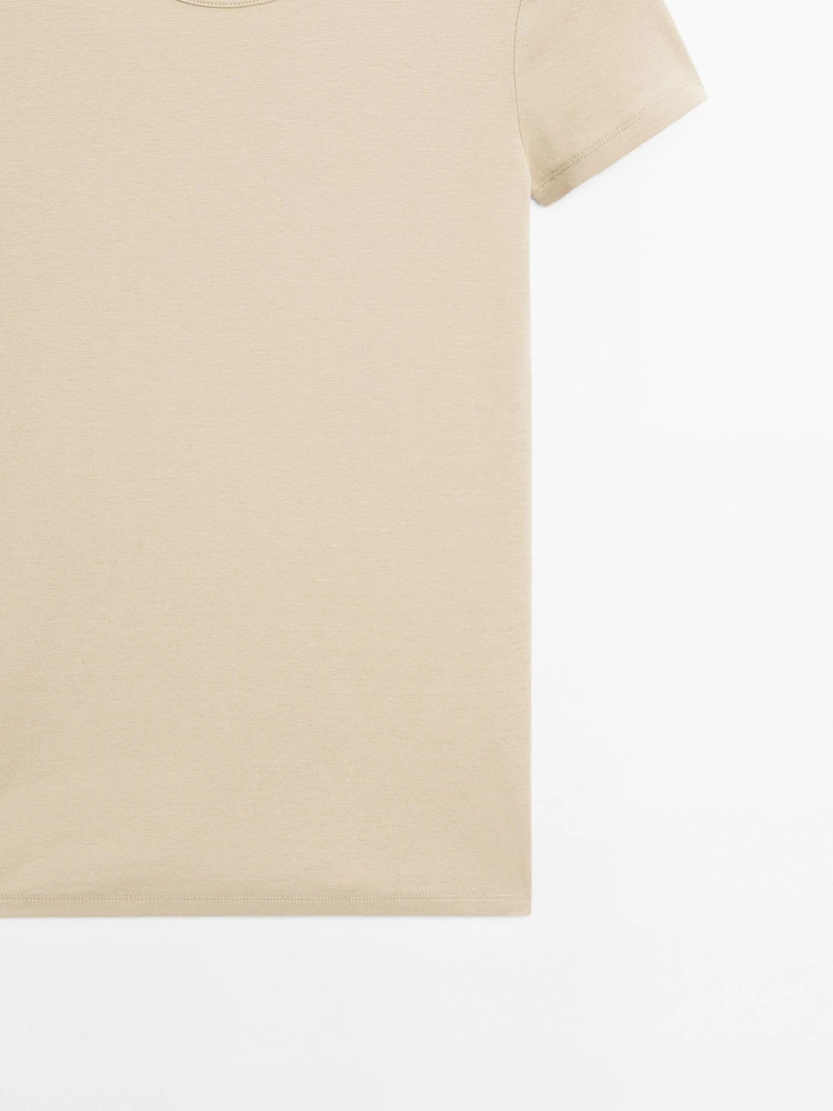 Short sleeve cotton blend T-shirt