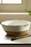 SALAD BOWL WITH RAISED DESIGN